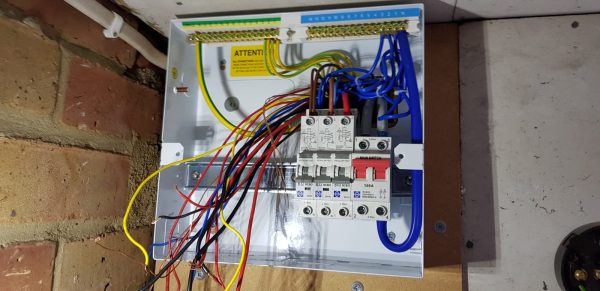 Picture 5: Some of the switches (MCB) for the individual circuits in the house have been wired in. An RCBO switch has also been wired in. 
